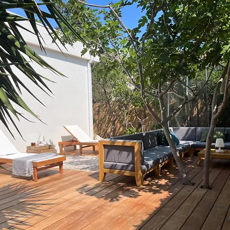 Dans Son Ecrin De Verdure Villa La Ciotat
